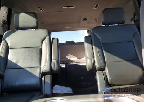 2022 Chevrolet Suburban K1500 Z71 z USA, uszkodzony, nr VIN 1GNSKDKD5NR275738